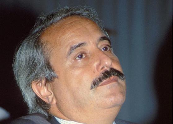 Pe 23 mai 1992, cel mai proeminent magistrat italian anti-mafie, Giovanni Falcone, a fost asasinat
