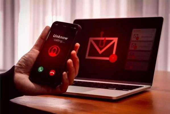 Un nou tip de fraudă telefonică. Victimele sunt ameninţate că li se va pune poprire pe conturi