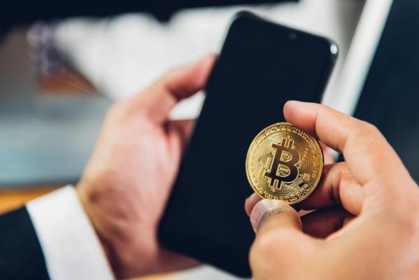 Un investitor în criptomonede a fost reţinut la New York. E acuzat de răpire şi tortură