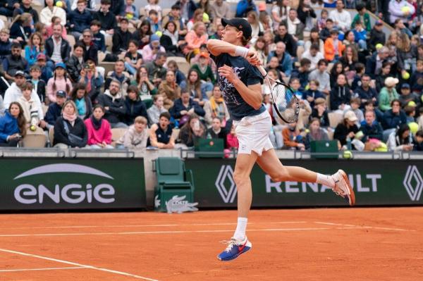 Jannik Sinner intră în turneul de la Roland Garros din postura de lider mondial
