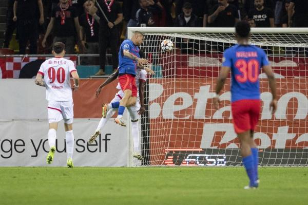 FCSB a câştigat fără probleme meciul cu Dinamo Bucureşti