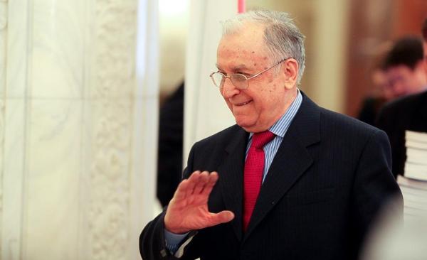 Ion Iliescu este în continuare la Terapie Intensivă. Medici: "Starea generală se menţine staţionară"