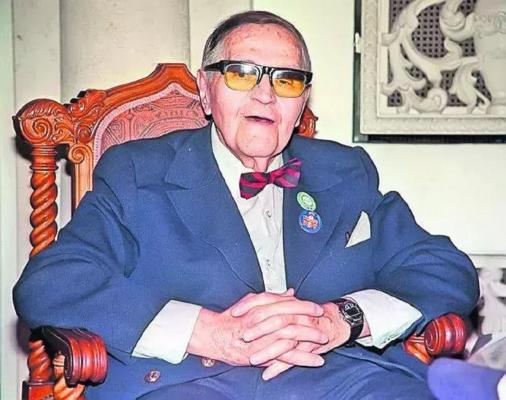 Pe 18 iunie 2006 se stingea din viaţă îndrăgitul cântăreţ român Gică Petrescu