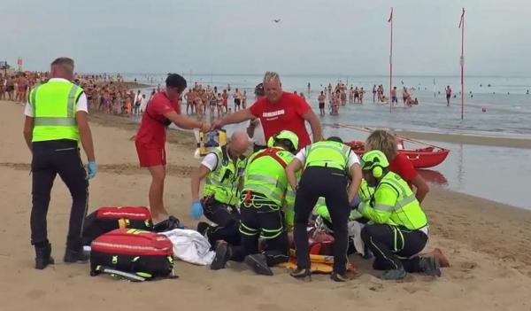 Un tânăr român de 31 de ani riscă să rămână paralizat după un gest nesăbuit în vacanță, la Jesolo, în Italia