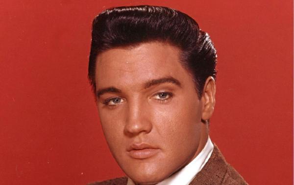 Pe 21 iunie 1977, Elvis Presley susține ultimul său concert în Rapid City, Dakota de Sud