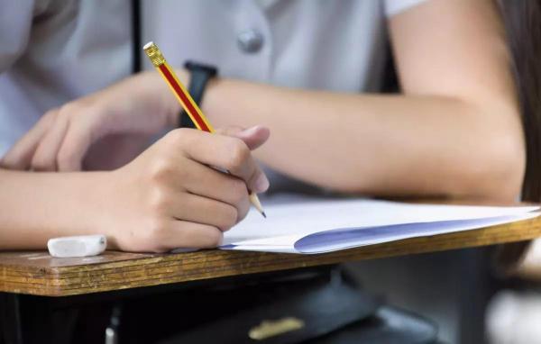 Peste 100.000 de candidaţi ar urma să susţină examenul de Bacalaureat 2025