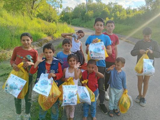 Din Europa spre satele uitate de acasă, RoOmenia desenează speranță cu gust de ciocolată