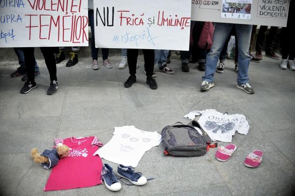 Protest împotriva violenţei domestice