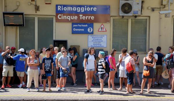 Italia, blocată de o grevă în transporturi: vor fi afectate zborurile şi circulaţia trenurilor. Anunţul MAE