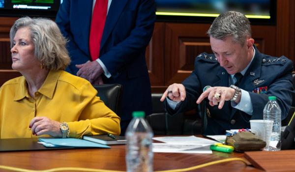 Cum s-a desfăşurat operaţiunea Midnight Hammer. General: 14 bombe GBU-57 MOP lansate în 25 de minute