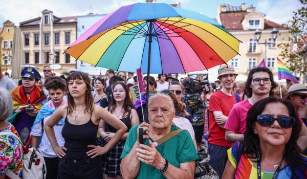 Victoria lui Karol Nawrocki spulberă speranțele pentru drepturile LGBT și accesul la avort în Polonia