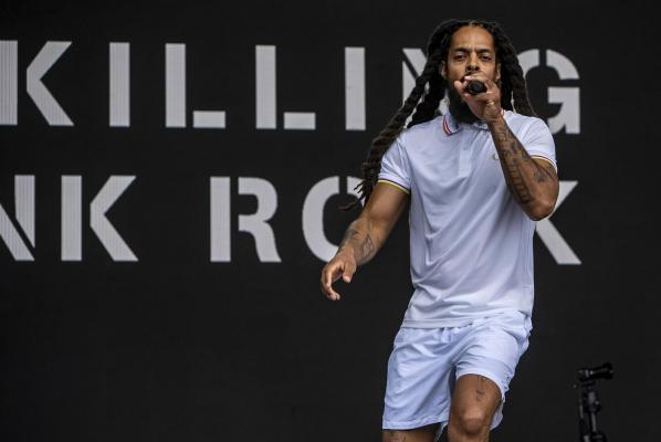 SUA revocă vizele membrilor trupei Bob Vylan pentru declarații anti-israeliene. Au scandat: Moarte pentru IDF