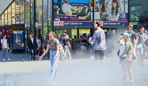 Cod galben de caniculă în mare parte din ţară, gridină şi vijelii în vest