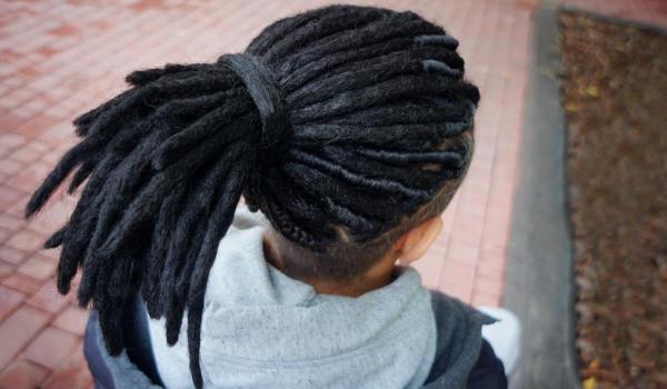 Bărbat din Italia, prins după ce a furat aur de 150.000 de euro. Îl ascundea în păr