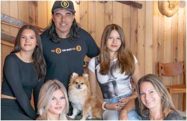 "Familia Bitcoin" îşi ascunde codurile de criptomonede pe 4 continente, de frica jafurilor din ultima perioadă