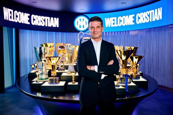 Cristian Chivu este, oficial, noul antrenor al lui Internazionale Milano