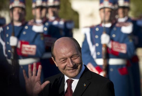 Traian Băsescu își recâștigă la CCR toate drepturile de fost președinte