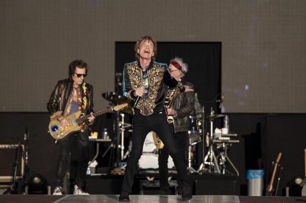 Pe 12 iulie 1962, trupa The Rolling Stones debutează la Clubul Marquee din Londra