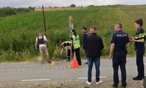 Tânăr de 24 de ani, găsit mort pe marginea unui drum din Cluj. Ar fi fost înjunghiat la o petrecere