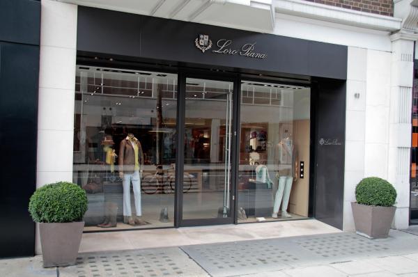 Loro Piana, plasată sub administrare judiciară. Celebrul brand de lux, acuzat de exploatarea muncitorilor