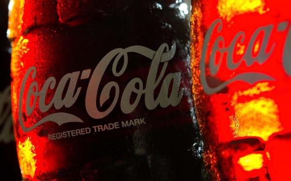 Trump susţine că se va folosi zahăr adevărat în Coca-Cola. Compania nu confirmă decizia preşedintelui SUA