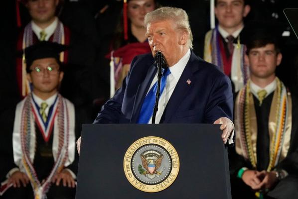 Trump, diagnosticat cu varice. Reacţia Casei Albe: "Afecţiunea curentă la persoane de peste 70 de ani"