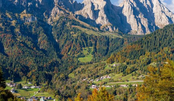 Un sat idilic din Italia oferă 100.000€ celor care vor să se mute, dar nimeni nu se înghesuie