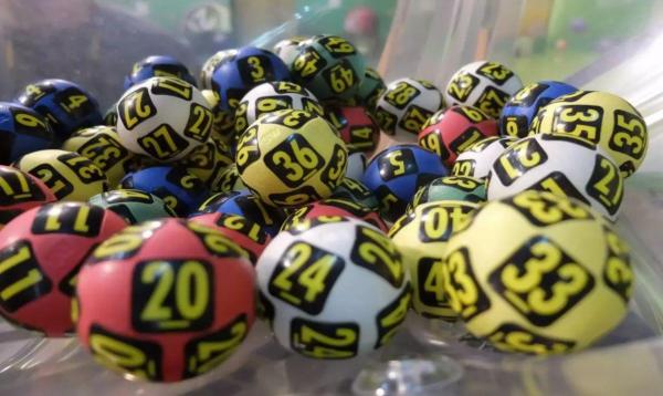 Peste 5 milioane de euro report la Joker şi peste 3 milioane de euro la Loto 6/49