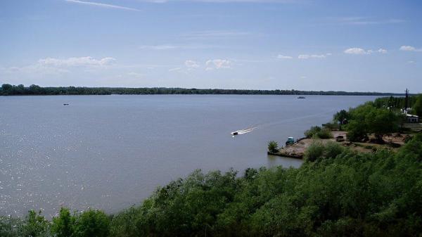 Cauzele exploziei de pe Canalul Bâstroe. A fost temporar închis, traficul redirecționat prin Sulina