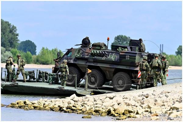 Soldați din Germania, Marea Britanie, Italia și Țările de Jos, la exercițiul "Grand Crossing 2025. 16 martie 2025