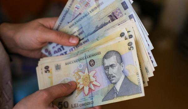 Casa de Pensii explică cum se aplică CASS şi impozitul pentru pensiile mai mari de 3.000 de lei, din august