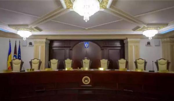 Bolojan: "Suntem singura ţară din lume care ne pensionăm judecătorii la 48 de ani. Va trebui să corectăm"
