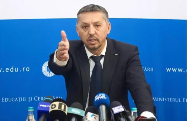 Daniel David: "Educaţia are o contribuţie mare la deficitul pe care îl avem"