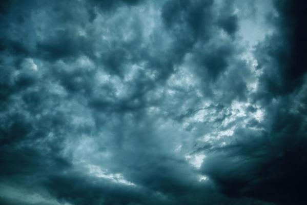 Patru judeţe intră sub cod roşu de vijelii puternice până la ora 20