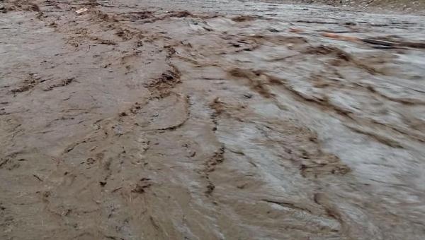 Alertă de inundații în România. Râuri din 15 județe, sub cod galben până la noapte