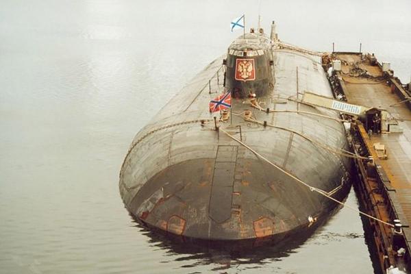 Pe 12 august 2000, submarinul nuclear rusesc Kursk a explodat și s-a scufundat în Marea Barents
