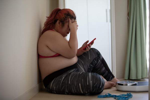 Un bărbat din Portugalia a murit asfixiat, după ce soţia lui obeză a căzut peste el şi nu s-a mai putut ridica