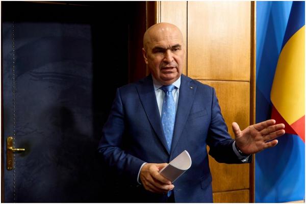 Ilie Bolojan, discutând cu jurnaliștii la prima ședință a Guvernului - 11 iulie 2025