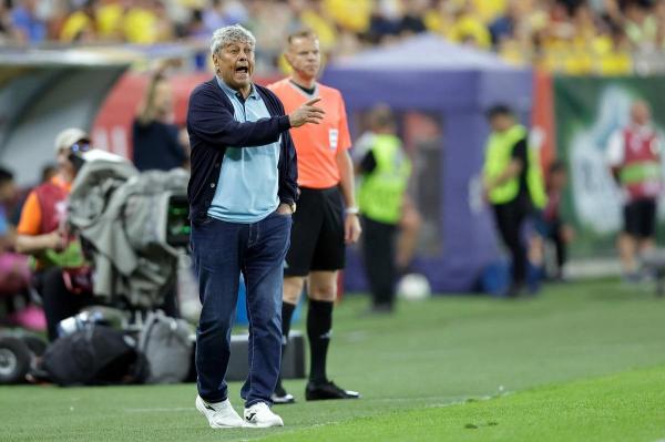 Selecţionerul Mircea Lucescu pregăteşte meciurile României cu Canada şi Cipru, din septembrie
