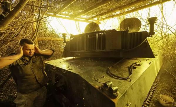 Rusia a atacat Ucraina cu 85 de drone şi o rachetă balistică în timpul summit-ului Trump - Putin