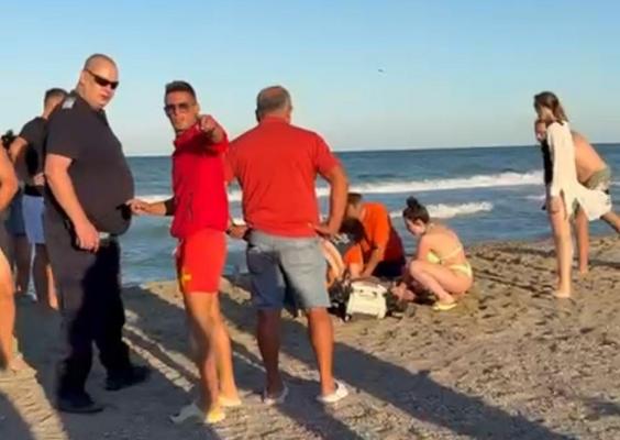 Un turist din Vâlcea s-a înecat la Saturn. Este al patrulea mort pe litoral din minivacanţa de Sf. Maria