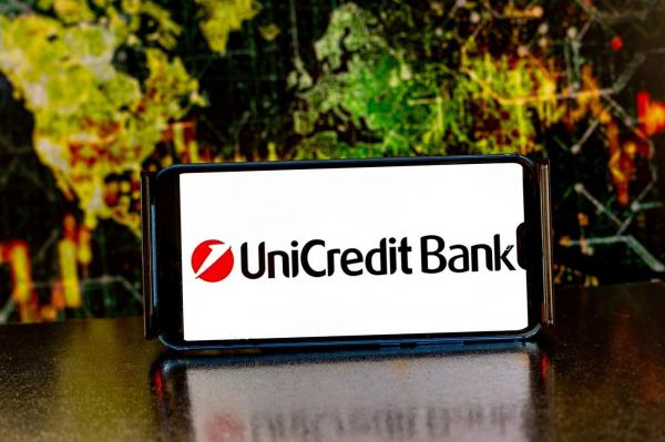 Piața bancară românească se reorganizează: UniCredit + Alpha Bank