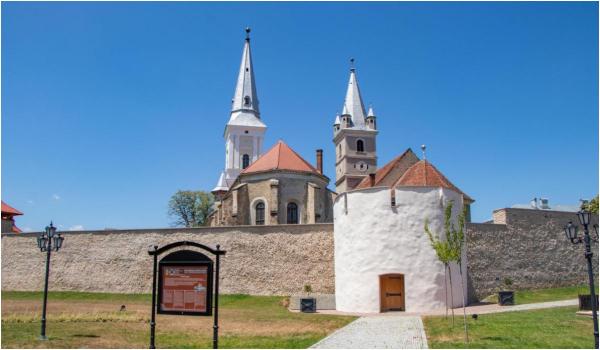 Fortăreața medievală din Orăştie, redeschisă publicului după mai mulţi ani de restaurare