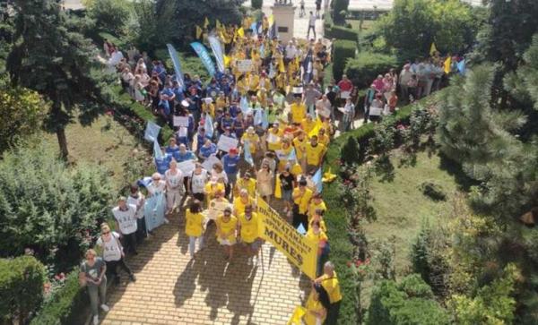 Proteste în Arad şi Mureş. Sindicaliștii ies în stradă împotriva Guvernului și a reformelor din Educație
