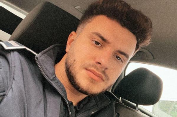 El este poliţistul care l-a prins pe agresorul livratorului din Bucureşti: "Felicitări, Andrei!"