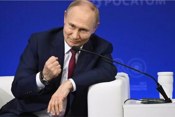 Incendiu provocat de o dronă ucraineană în apropiere de "palatul lui Putin"