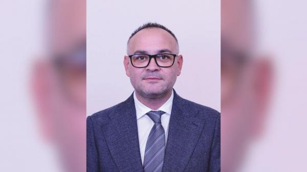 Un pesedist îi vrea afară din Guvern pe "neterminații din USR" pentru că au boicotat funeraliile lui Iliescu