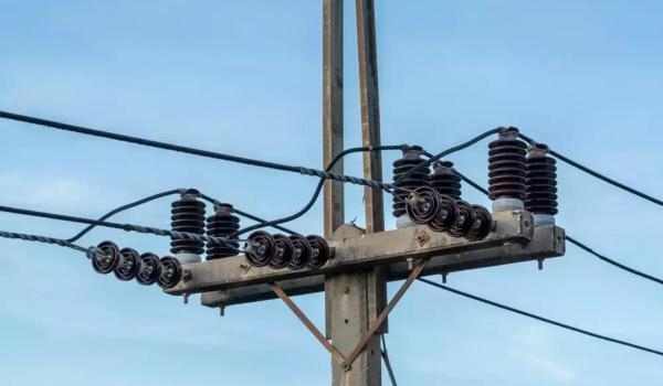 Importurile de energie electrică ale României, plus 54% în primele 7 luni. Exporturile au urcat cu 24%