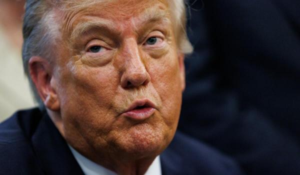 Trump dă în judecată NYT pentru 15 mld. $. Acuză că e portavocea Partidului Democrat