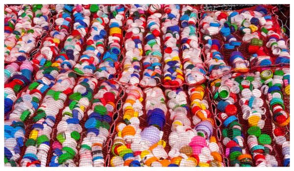 Capace de plastic reciclabile